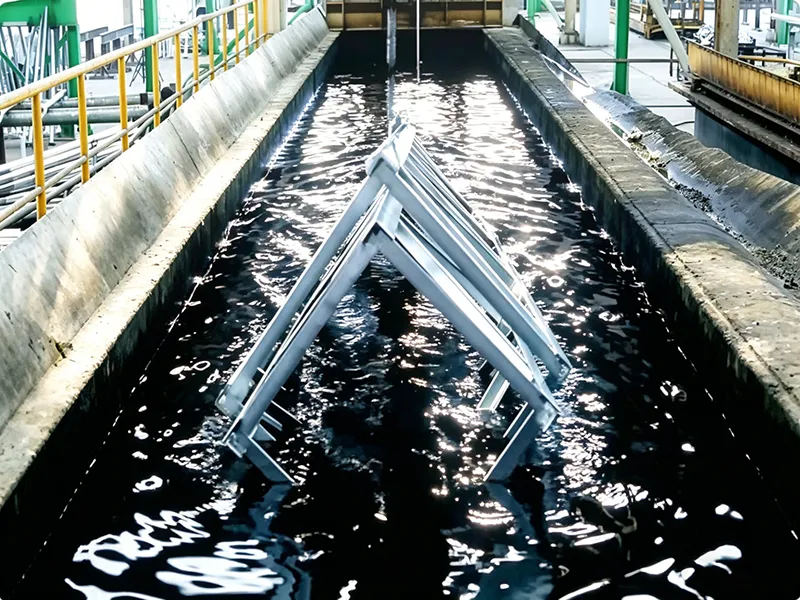 Galvanized metal in hot dip galvanizing tank during zinc coating process